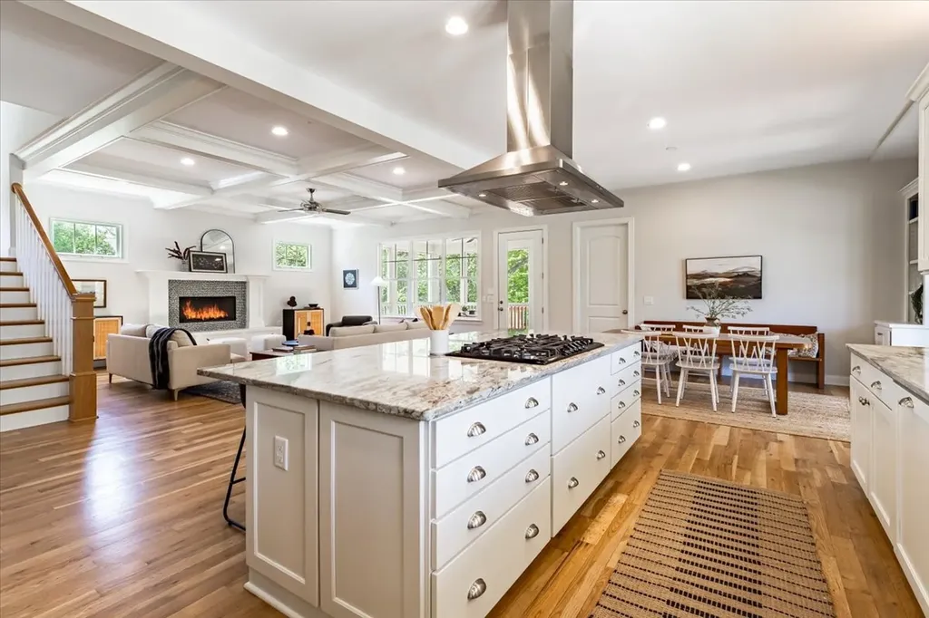 1515 Wilson Pike Brentwood TN 37027