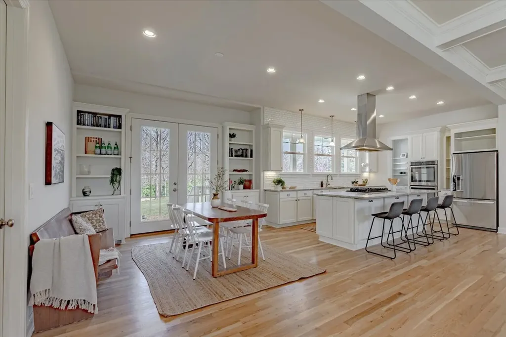 1515 Wilson Pike Brentwood TN 37027