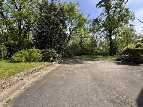 100 Bellevue Dr, W Nashville TN 37205