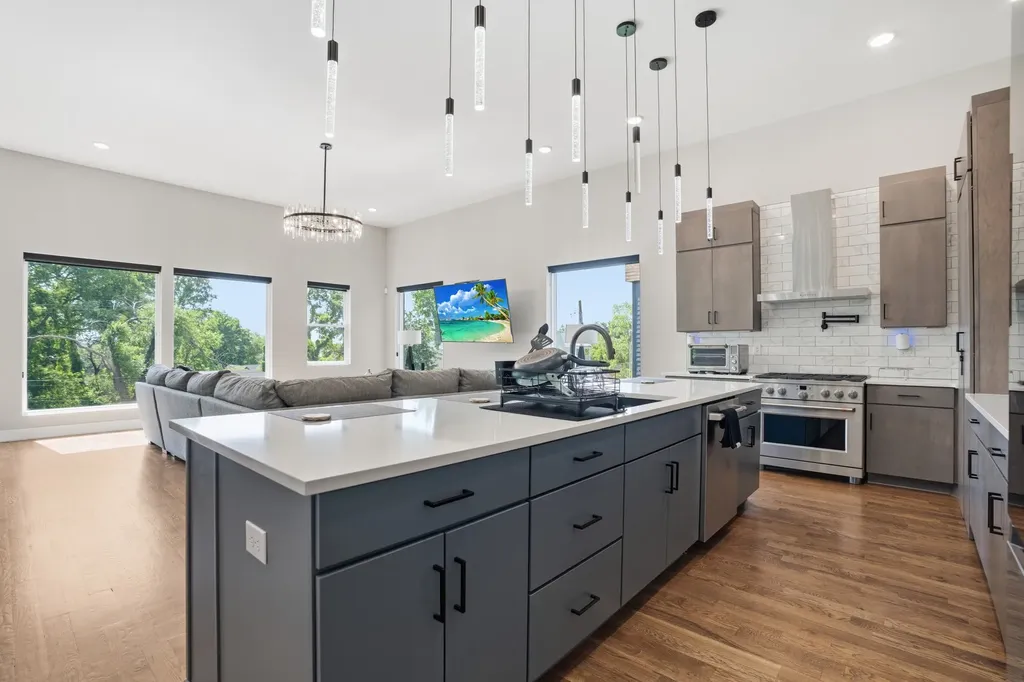 1911 Hailey Avenue Nashville TN 37218