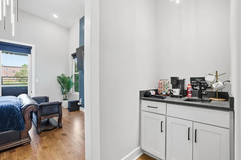 1911 Hailey Avenue Nashville TN 37218