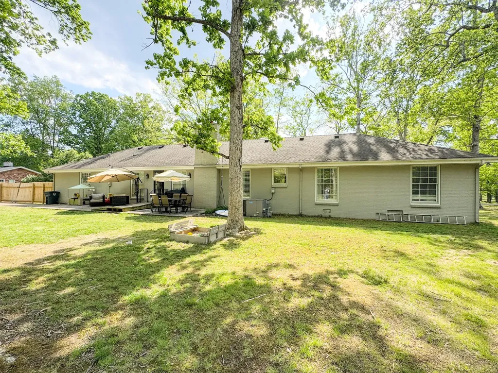1506 Hillwood Circle Lafayette TN 37083