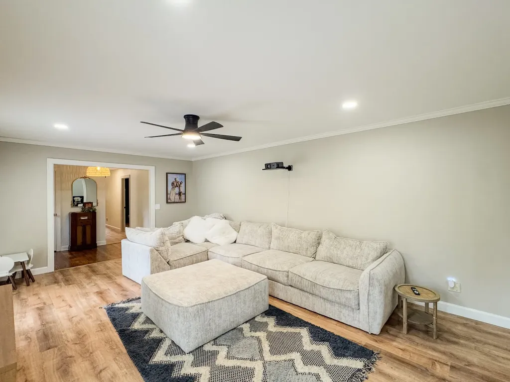 1506 Hillwood Circle Lafayette TN 37083