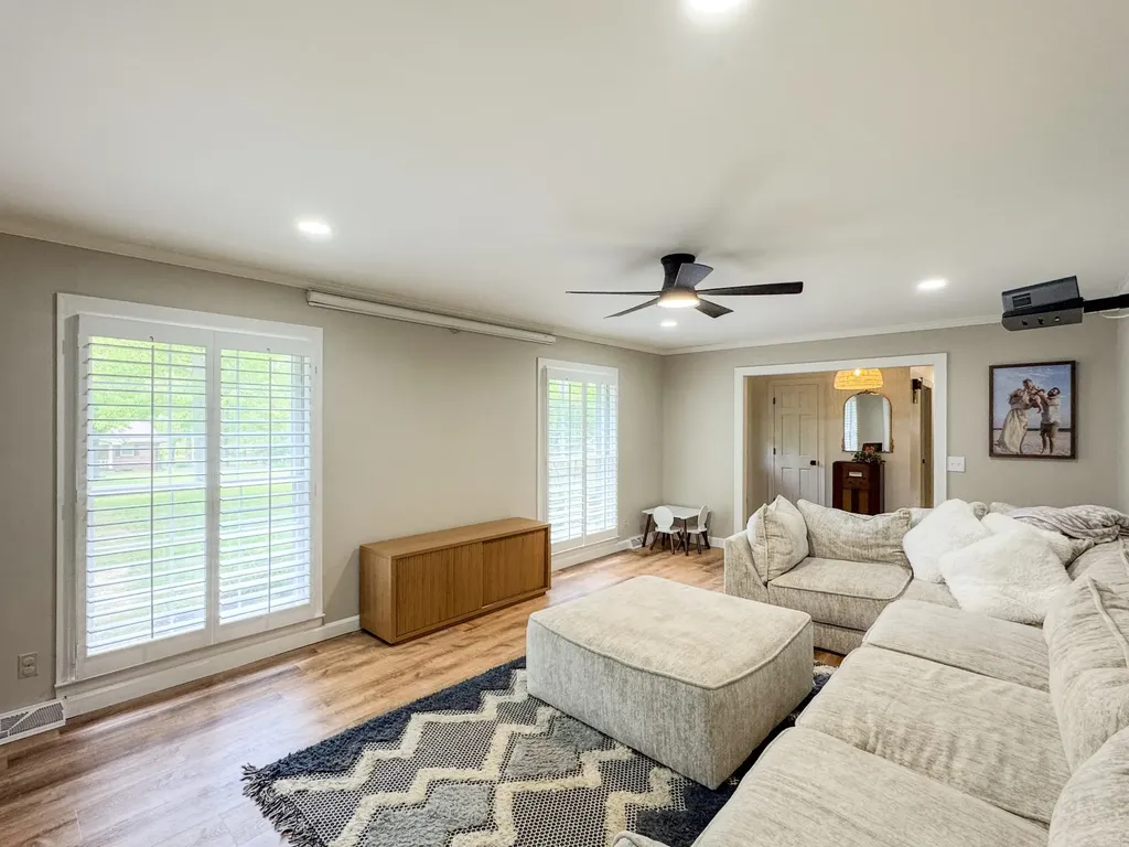 1506 Hillwood Circle Lafayette TN 37083