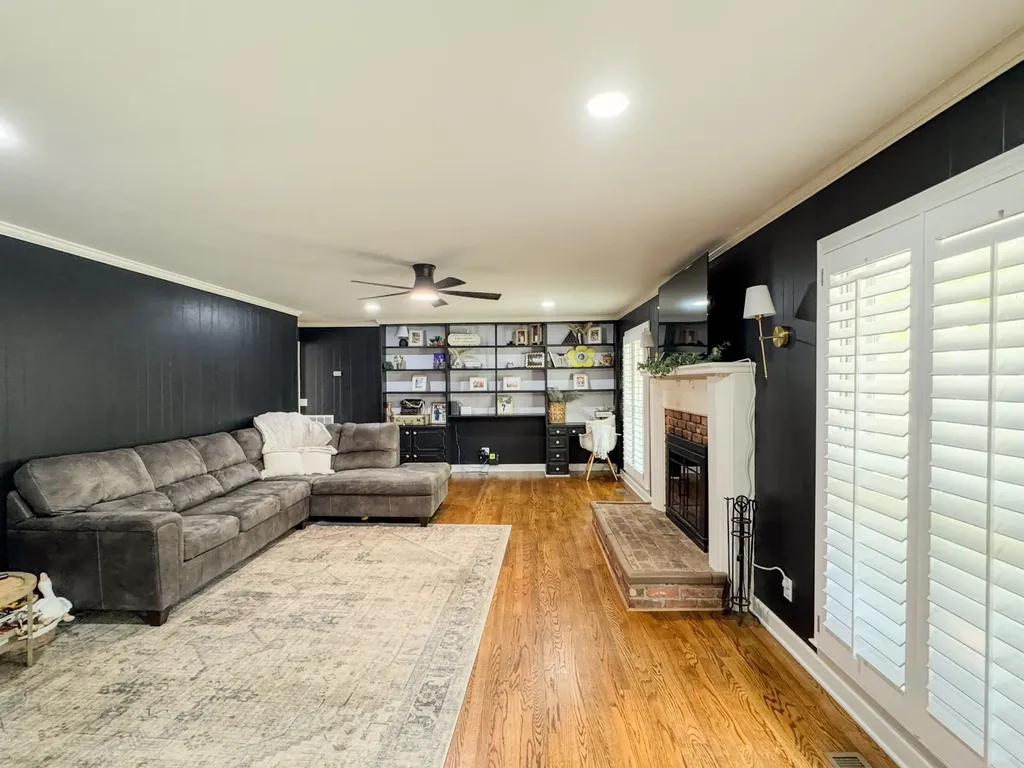 1506 Hillwood Circle Lafayette TN 37083