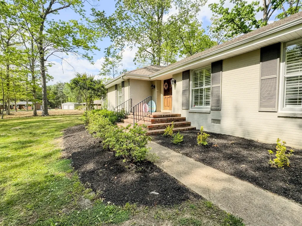 1506 Hillwood Circle Lafayette TN 37083