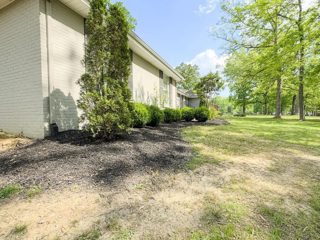 1506 Hillwood Circle Lafayette TN 37083