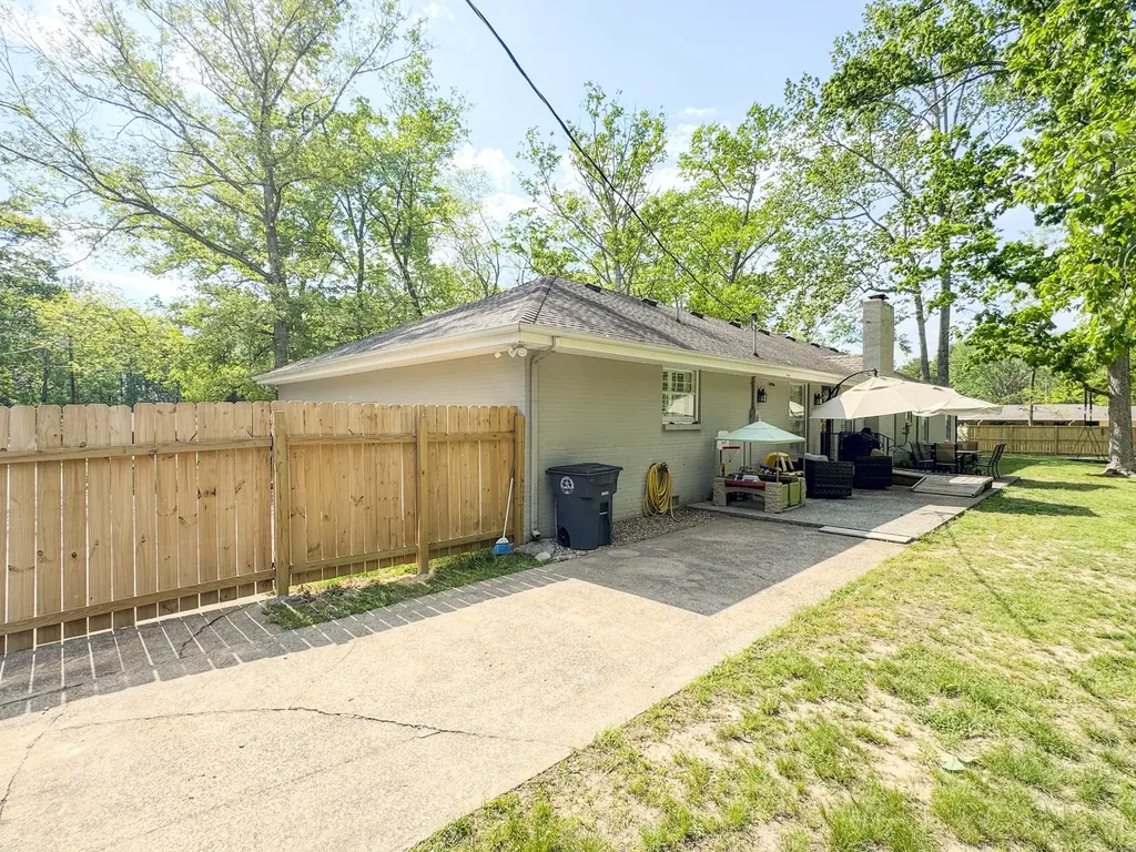 1506 Hillwood Circle Lafayette TN 37083