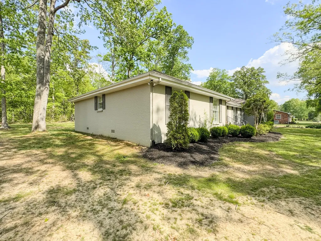 1506 Hillwood Circle Lafayette TN 37083