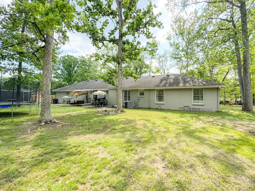 1506 Hillwood Circle Lafayette TN 37083