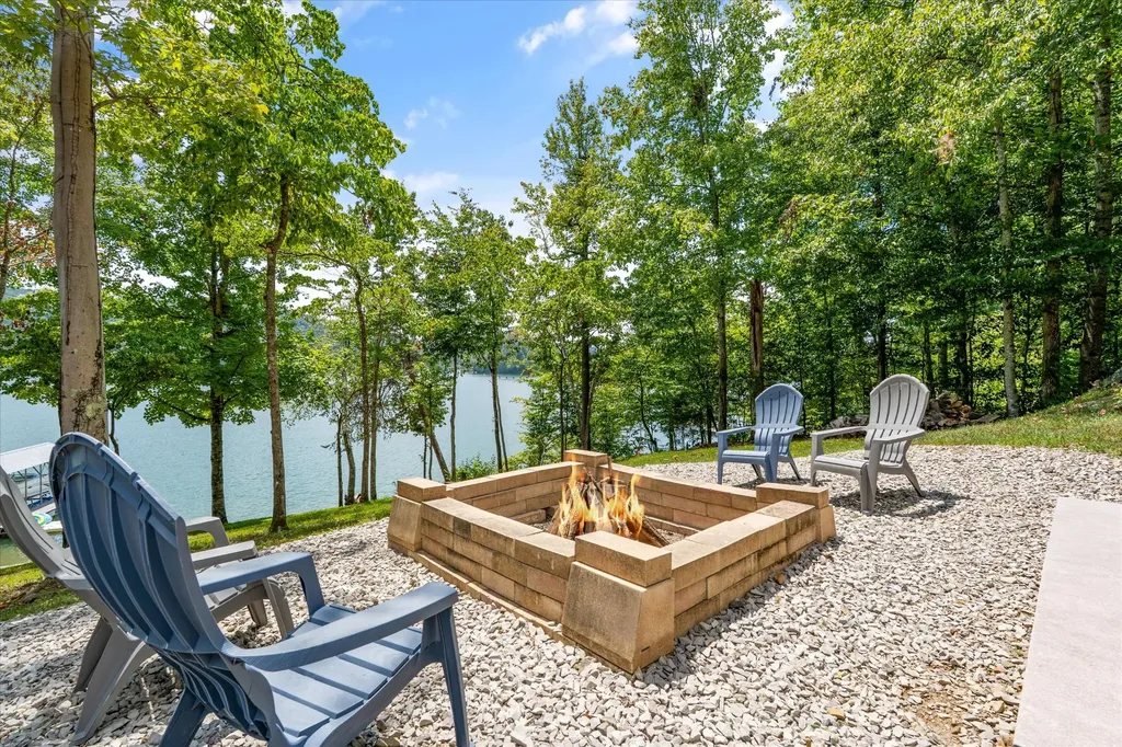 340 Parsons Shores Drive Sharps Chapel TN 37866