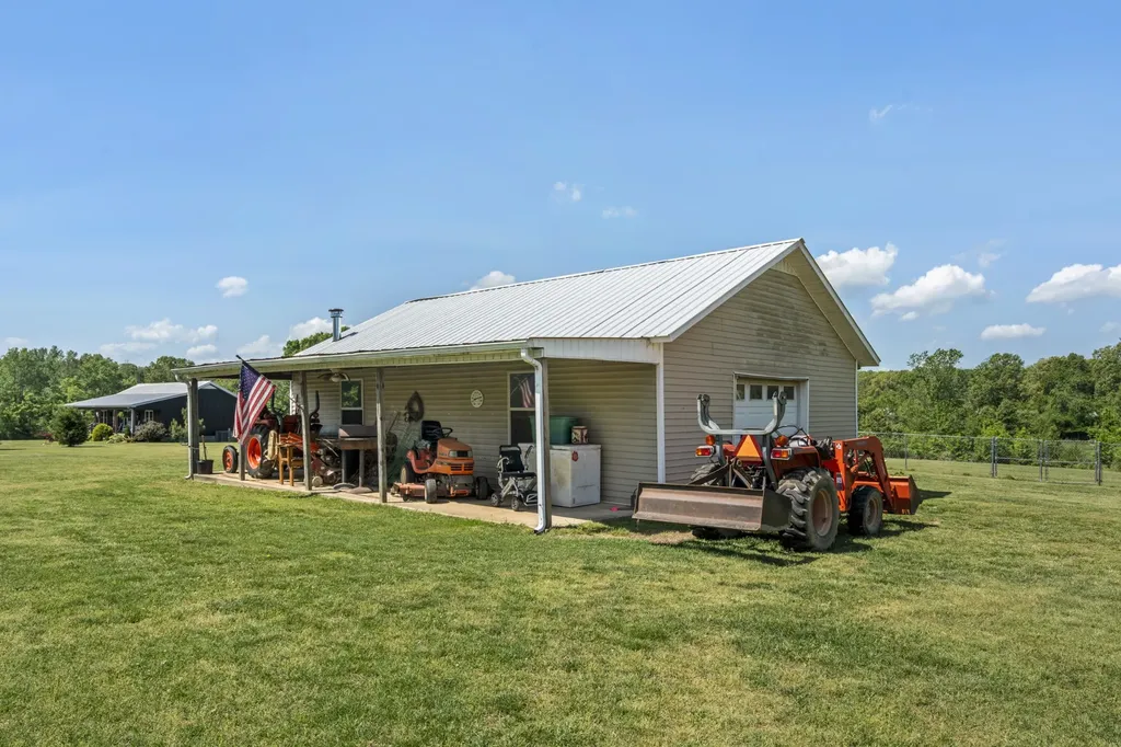 1010 Highway 48, S Dickson TN 37055