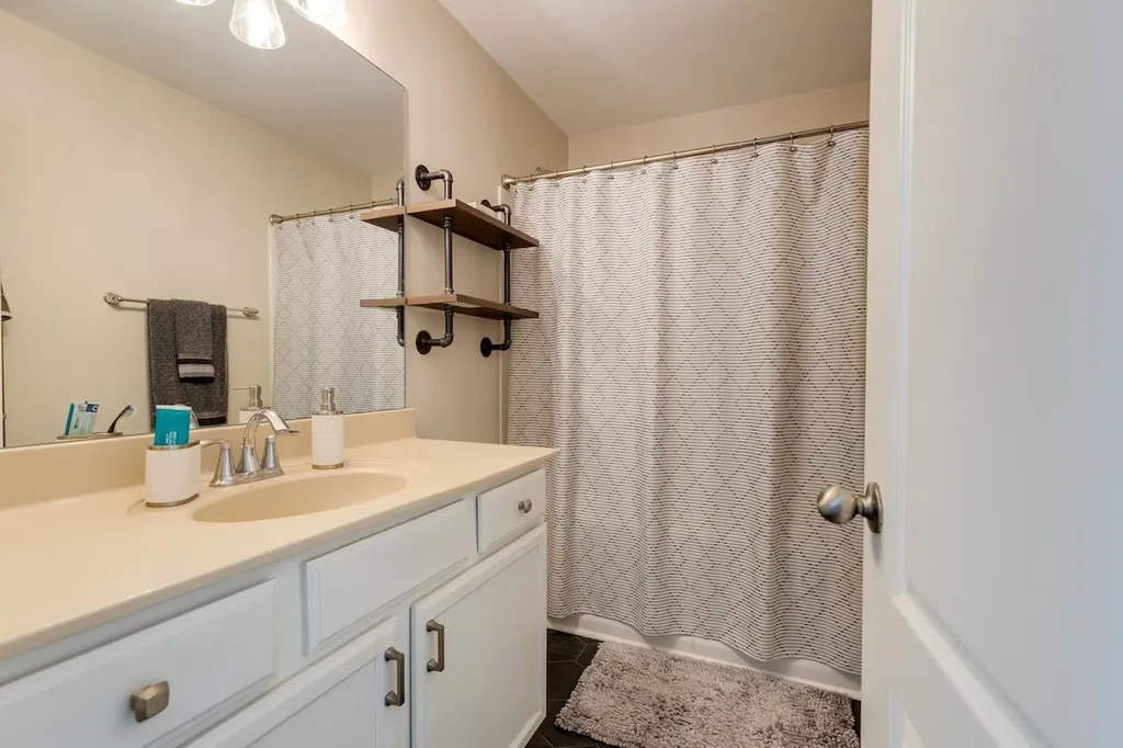 1122 Woodbury Falls Court Nashville TN 37221