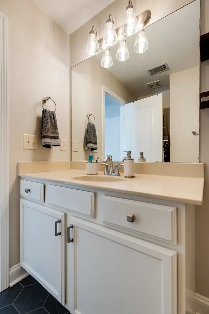 1122 Woodbury Falls Court Nashville TN 37221