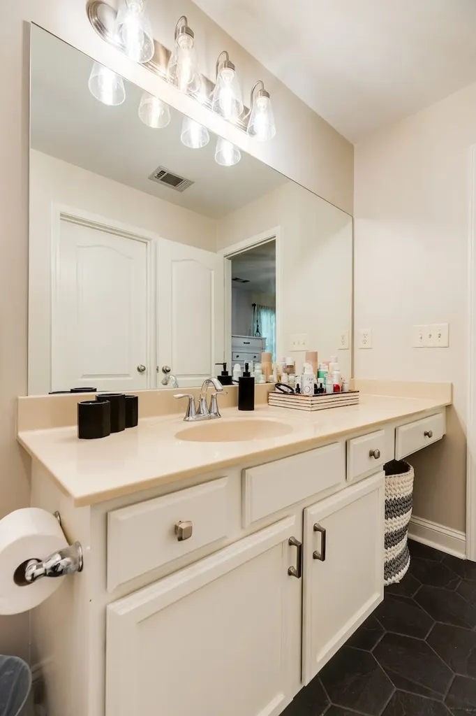 1122 Woodbury Falls Court Nashville TN 37221
