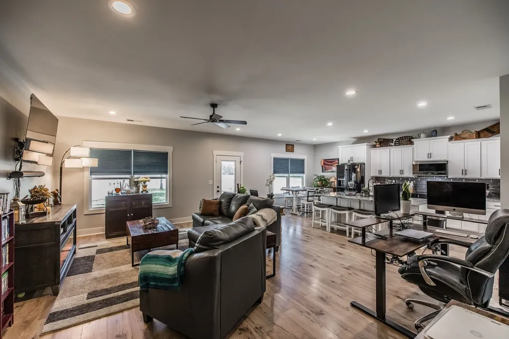 1885 Woodruff Avenue Greenbrier TN 37073