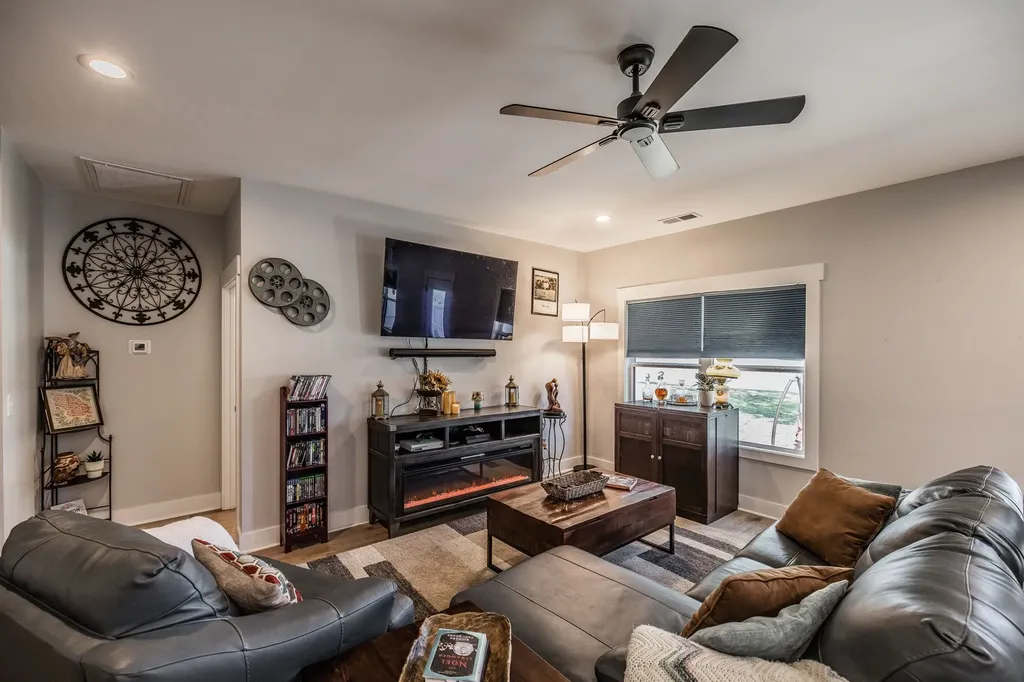 1885 Woodruff Avenue Greenbrier TN 37073