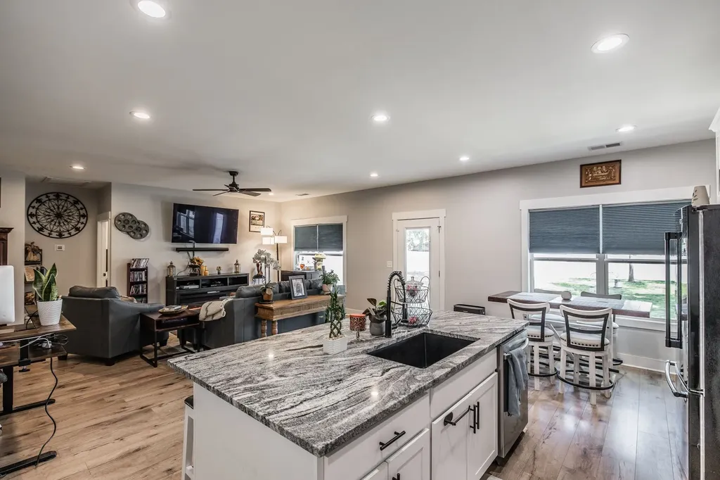 1885 Woodruff Avenue Greenbrier TN 37073