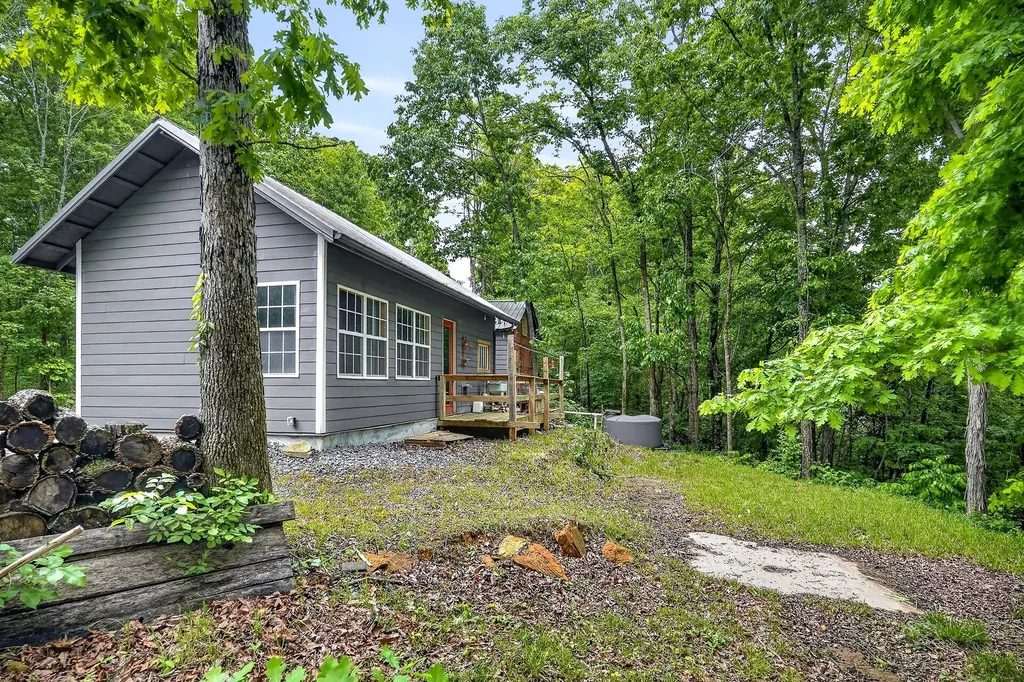 853 Rock Springs Road Celina TN 38551