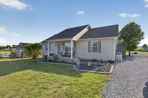 15501 Old Kentucky Road Walling TN 38587