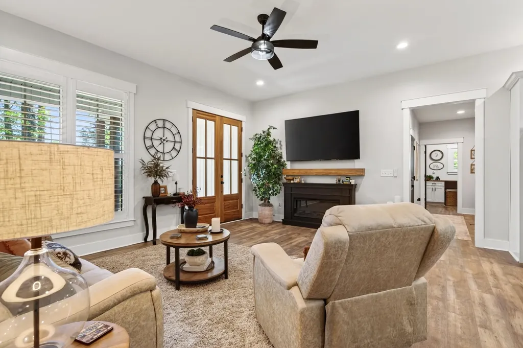 1222 Breeden Road Charlotte TN 37036