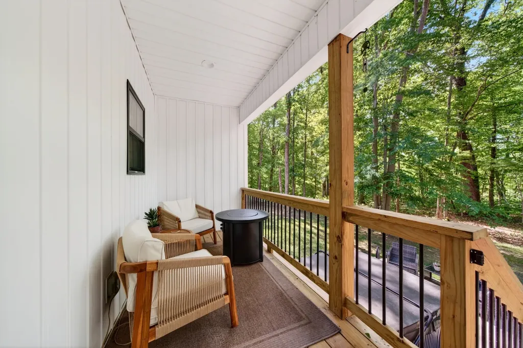 1222 Breeden Road Charlotte TN 37036