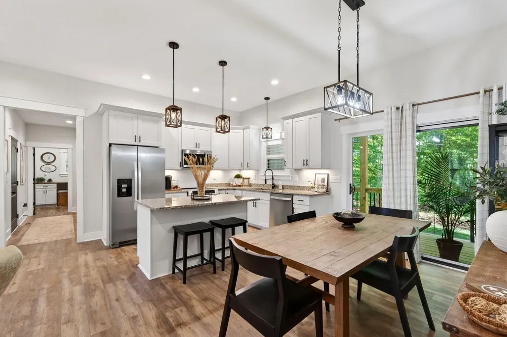 1222 Breeden Road Charlotte TN 37036