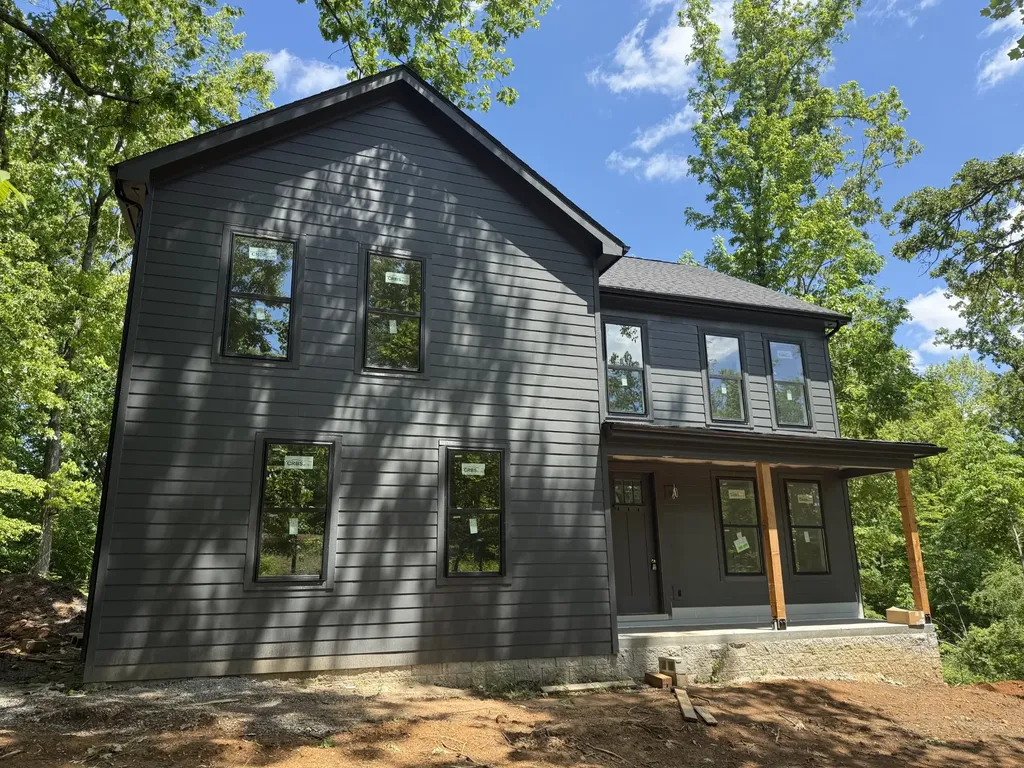 10005 Forest Lane Bon Aqua TN 37025