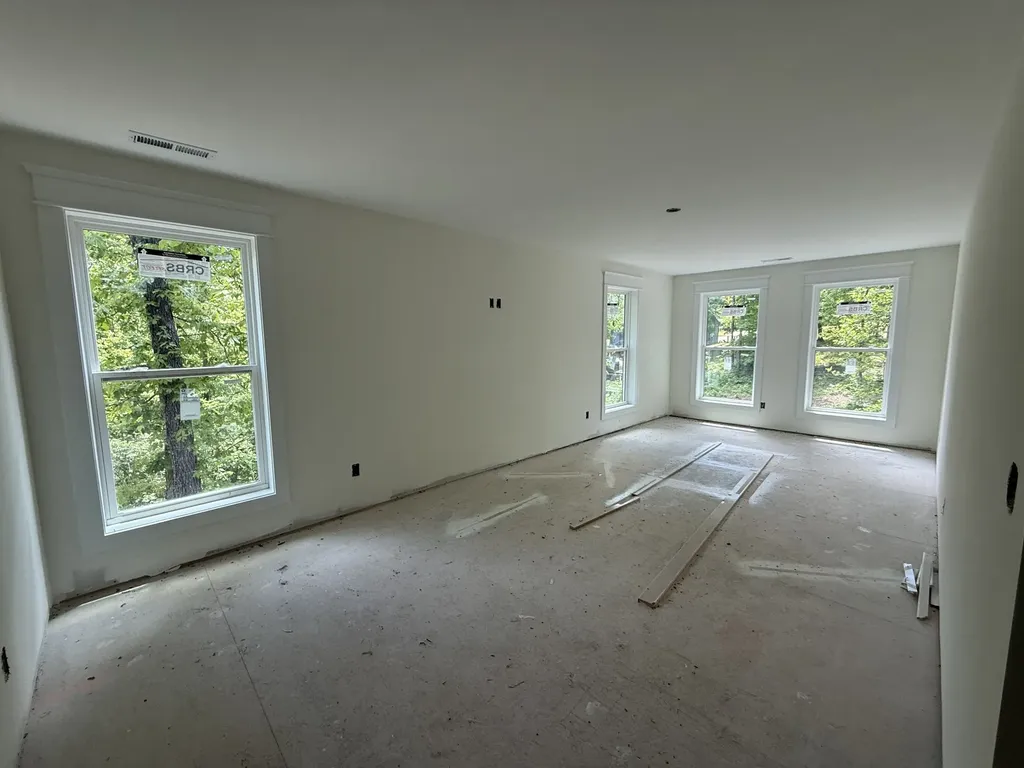 10005 Forest Lane Bon Aqua TN 37025