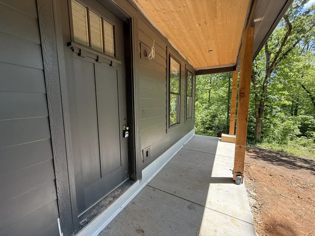 10005 Forest Lane Bon Aqua TN 37025