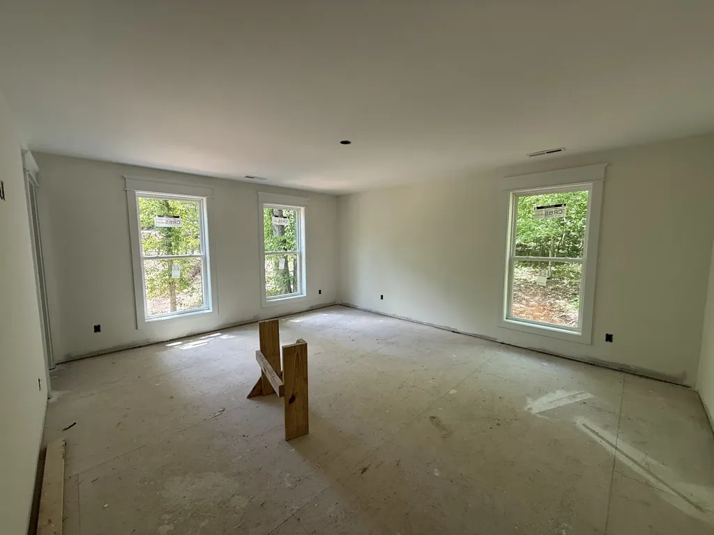 10005 Forest Lane Bon Aqua TN 37025