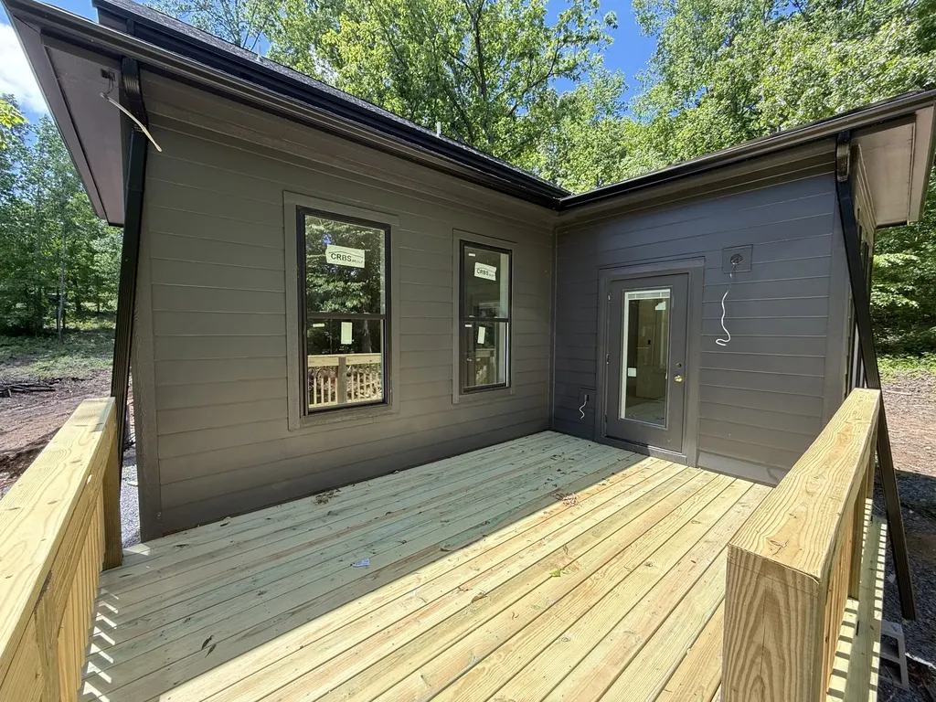 10005 Forest Lane Bon Aqua TN 37025