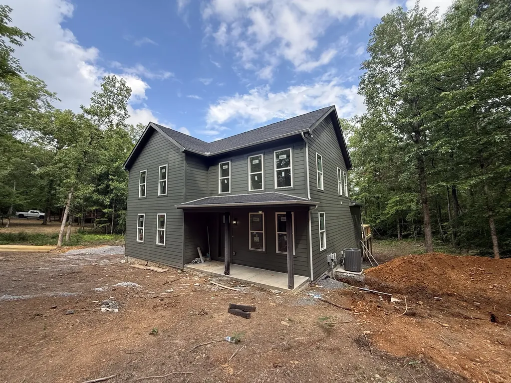 10022 Forest Lane Bon Aqua TN 37025