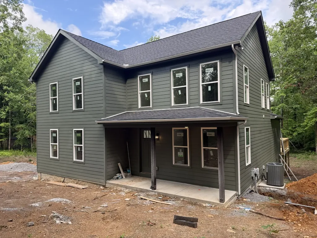 10022 Forest Lane Bon Aqua TN 37025