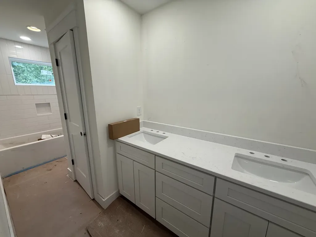 10022 Forest Lane Bon Aqua TN 37025
