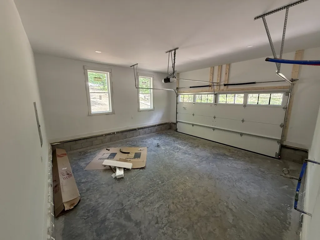 10022 Forest Lane Bon Aqua TN 37025