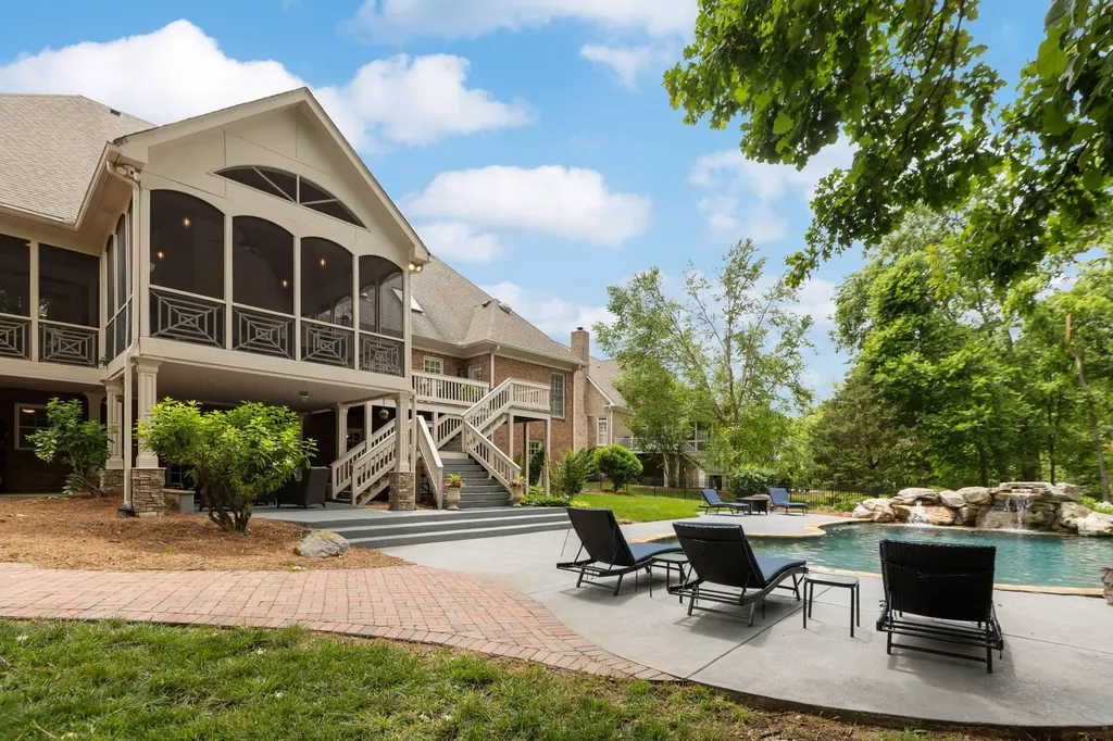 8218 Holly Road Brentwood TN 37027