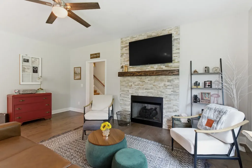 2004 Chapel Court Murfreesboro TN 37128