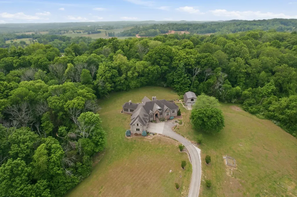 2160 Darks Mill Road Columbia TN 38401