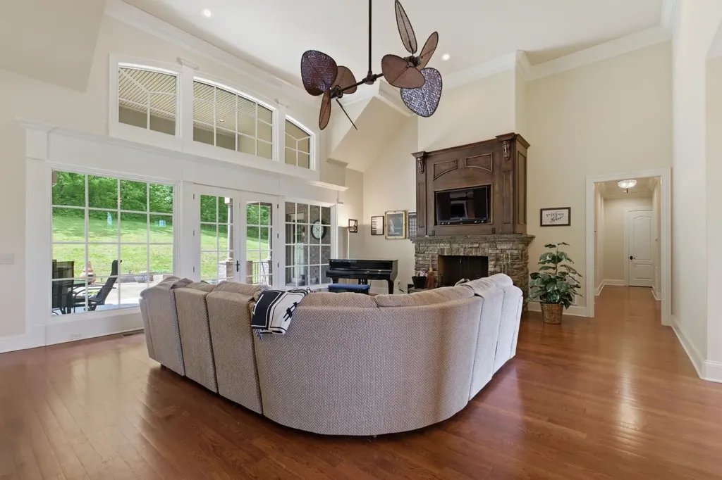 2160 Darks Mill Road Columbia TN 38401