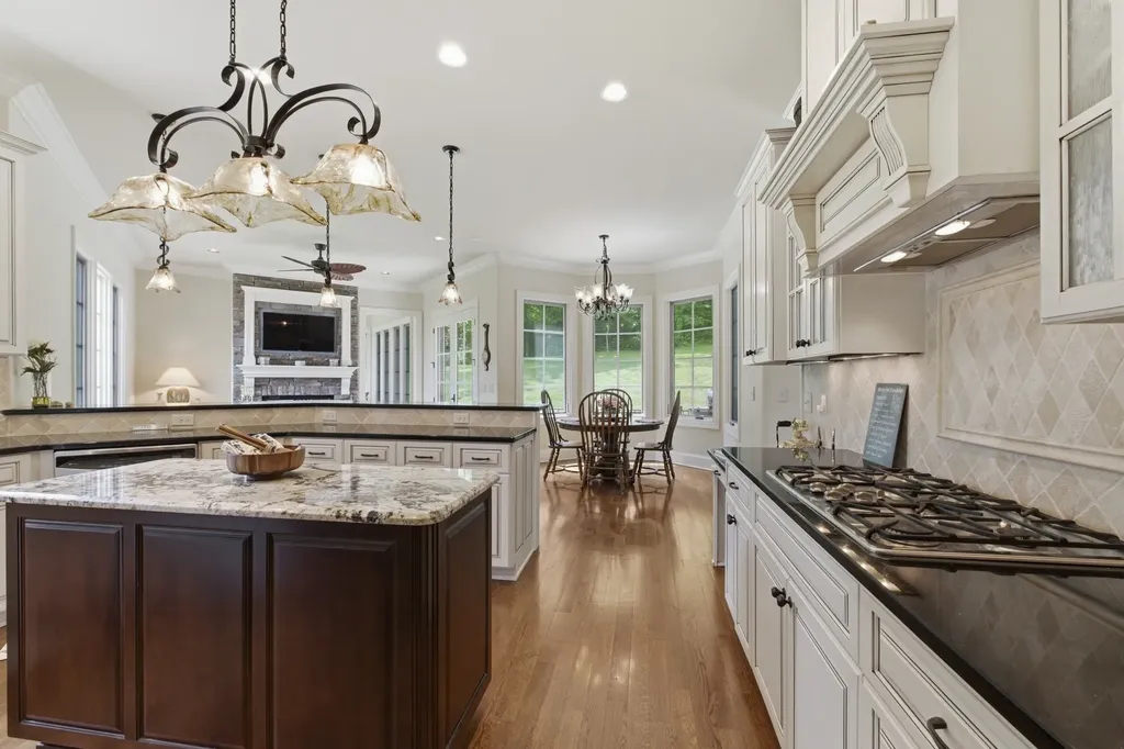 2160 Darks Mill Road Columbia TN 38401
