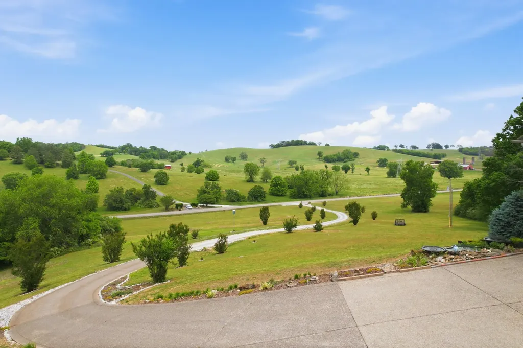 2160 Darks Mill Road Columbia TN 38401