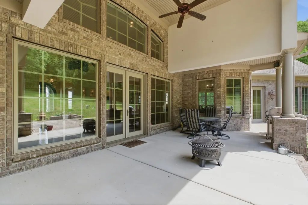 2160 Darks Mill Road Columbia TN 38401