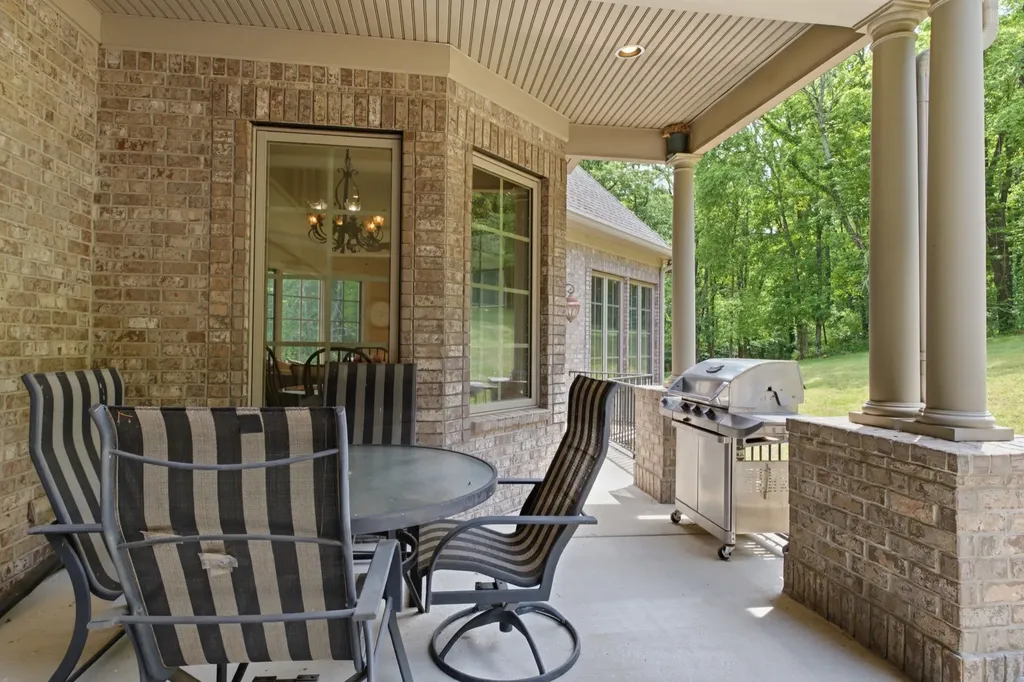 2160 Darks Mill Road Columbia TN 38401