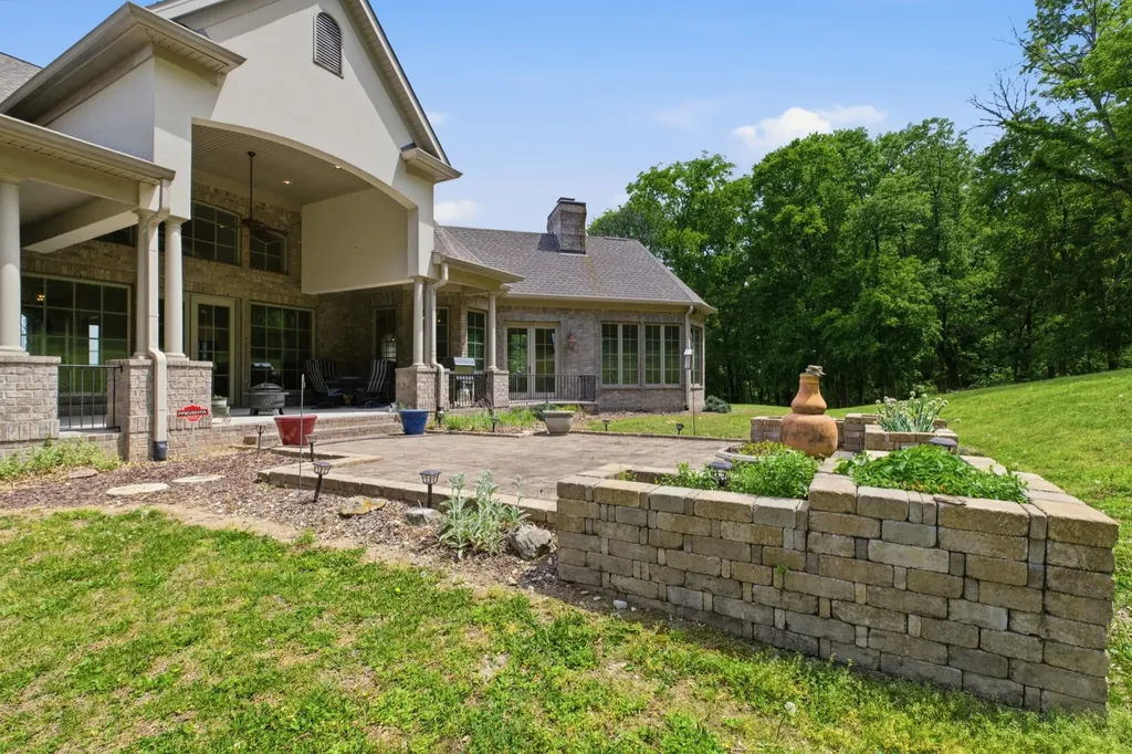 2160 Darks Mill Road Columbia TN 38401