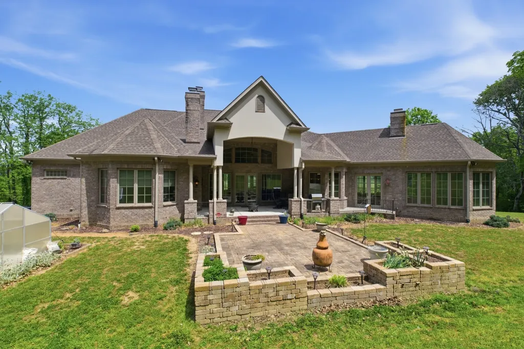 2160 Darks Mill Road Columbia TN 38401