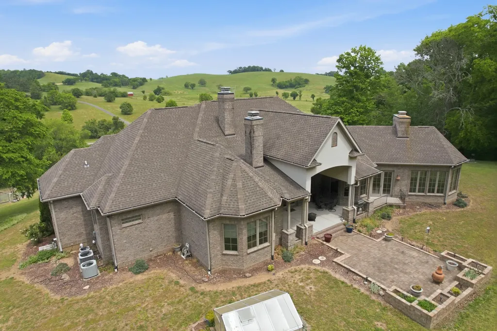 2160 Darks Mill Road Columbia TN 38401