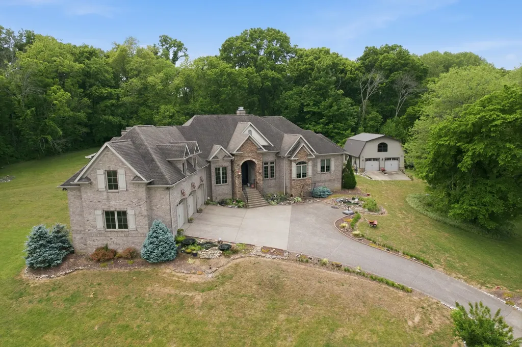 2160 Darks Mill Road Columbia TN 38401