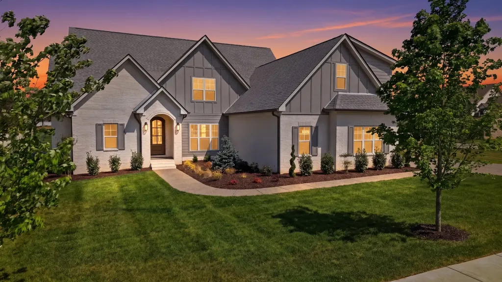 1005 Stone Creek Lane Lebanon TN 37087
