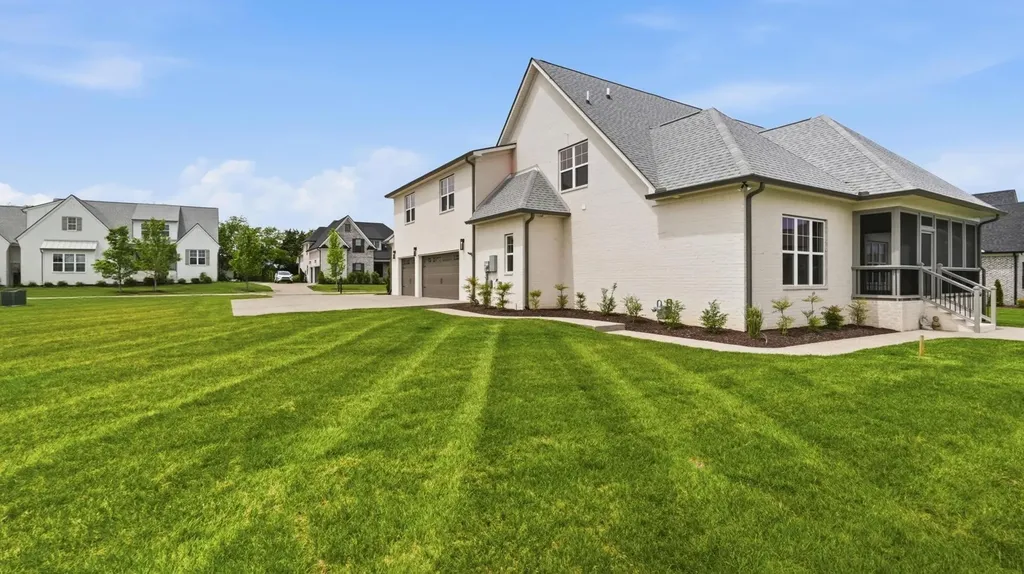 1005 Stone Creek Lane Lebanon TN 37087